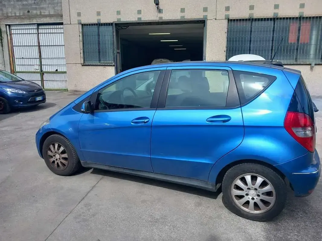 Usata Mercedes A150 Avantgarde Edition 95 CV (69 kW) 2010 Blu/azzurro Monovolume