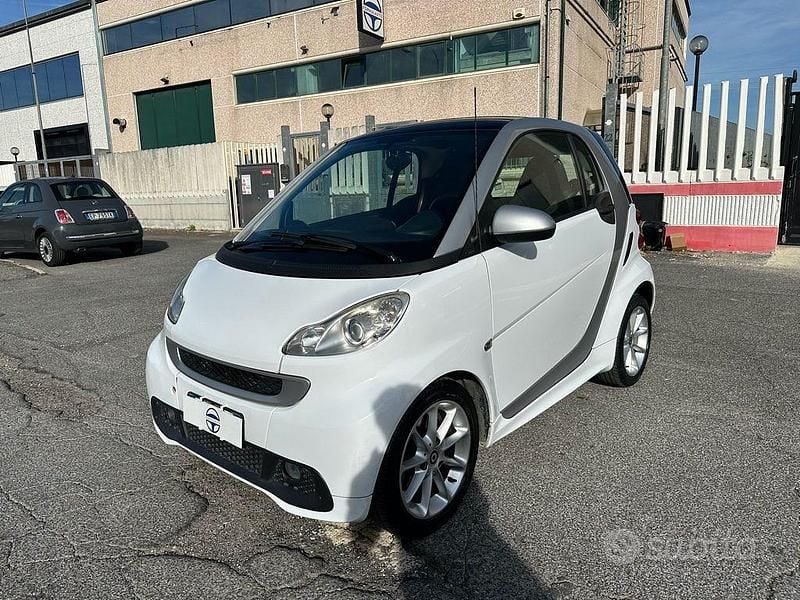 Bianco Usata 2012 Smart ForTwo Coupé Pure Coupé | 3900 € (Ottimo prezzo) - Immagine 1/4