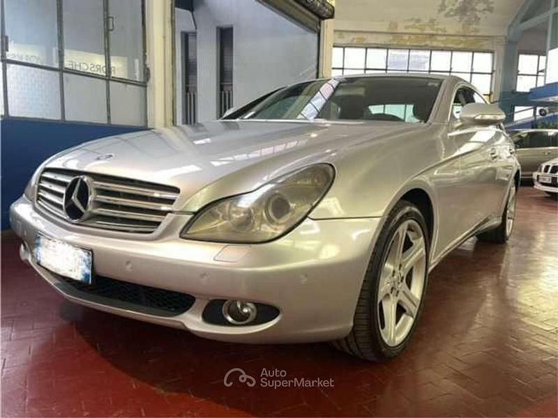 Usata Mercedes CLS500 306 CV (225 kW) 2005 Argento Berlina