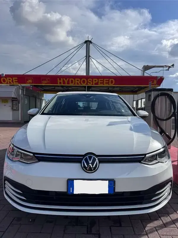 Usata VW Golf VIII Life 110 CV (80 kW) 2020 Berlina