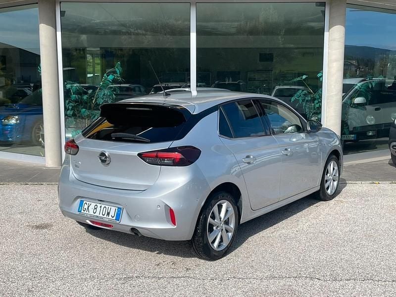 Usata Opel Corsa Elegance 101 CV (74 kW) 2022 Argento Utilitaria