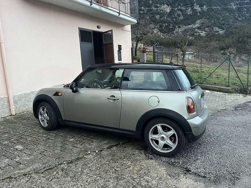 Usata Mini Cooper D 109 CV (80 kW) 2009 Utilitaria