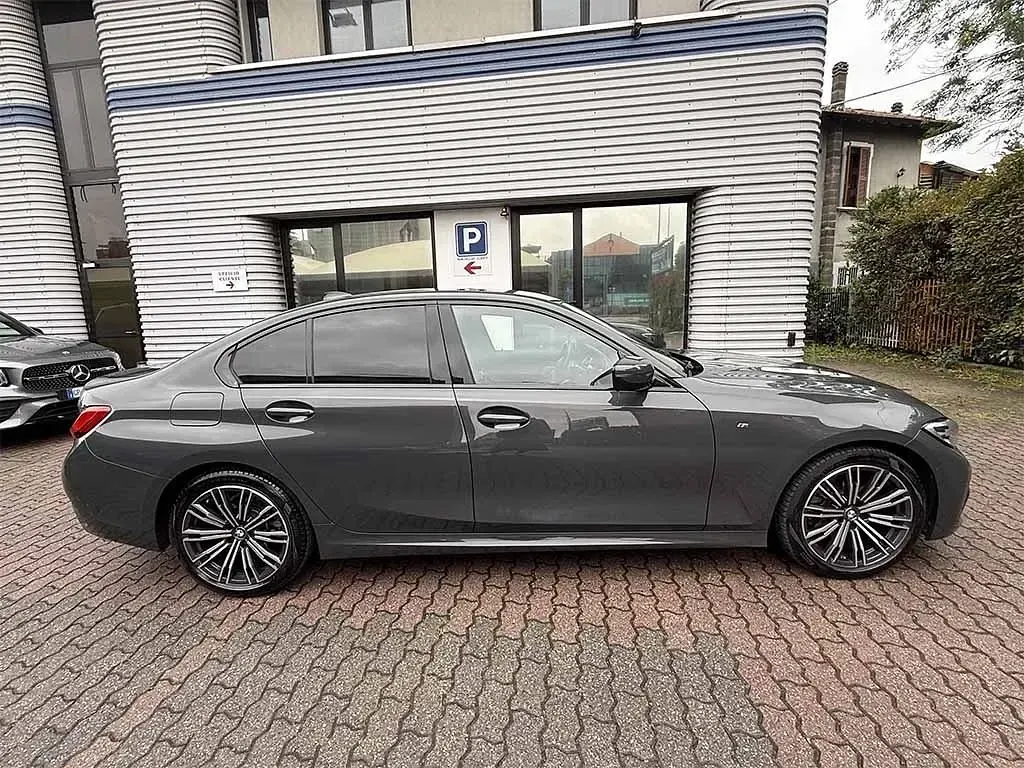 Usata BMW 320 M Sport 190 CV (139 kW) 2022 Grigio / metallizzato Berlina