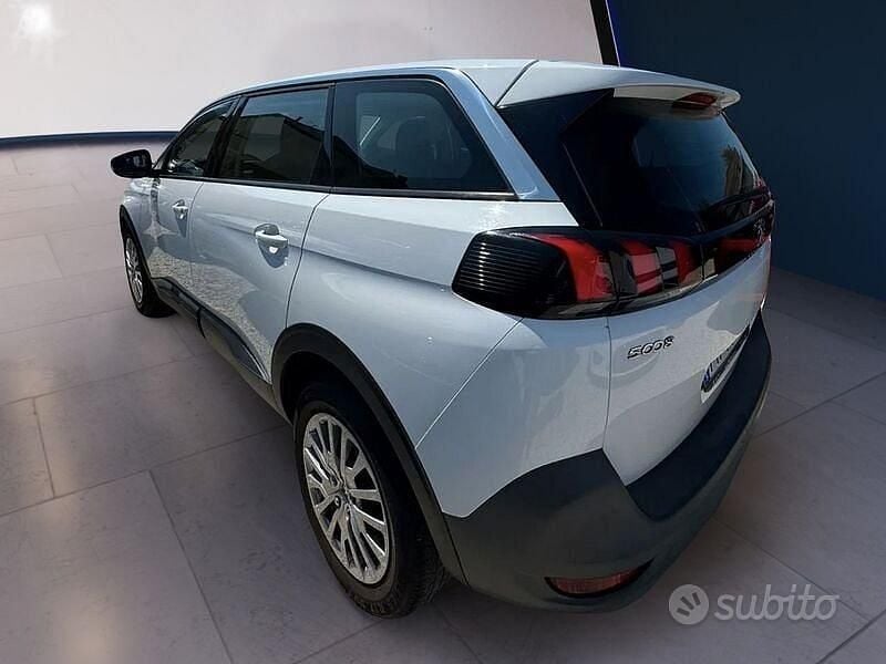 Usata Peugeot 5008 Access 130 CV (95 kW) 2017 Bianco SUV