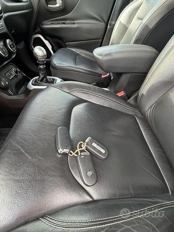Usata Jeep Renegade Limited 140 CV (102 kW) 2015 Bianco SUV