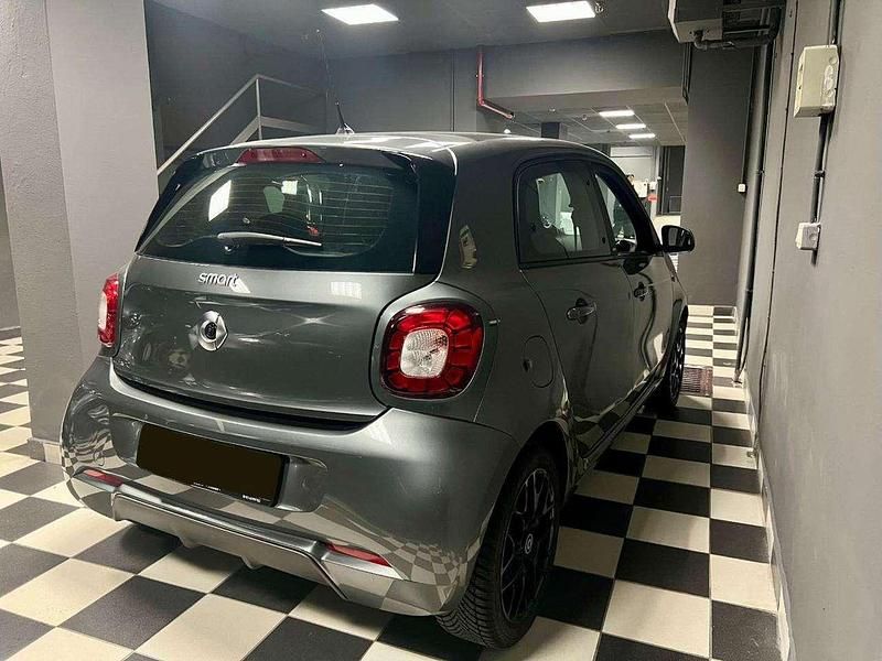 Usata Smart ForFour Superpassion 90 CV (66 kW) 2019 Grigio(met.) Utilitaria