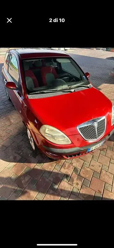 Usata Lancia Ypsilon 69 CV (50 kW) 2004 Rosso Utilitaria