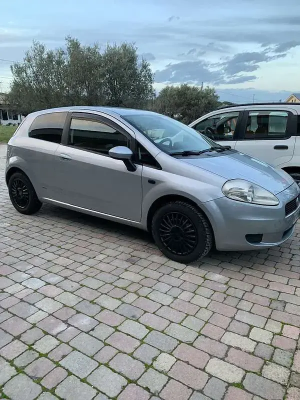 Usata Fiat Grande Punto 75 CV (55 kW) 2007 Utilitaria