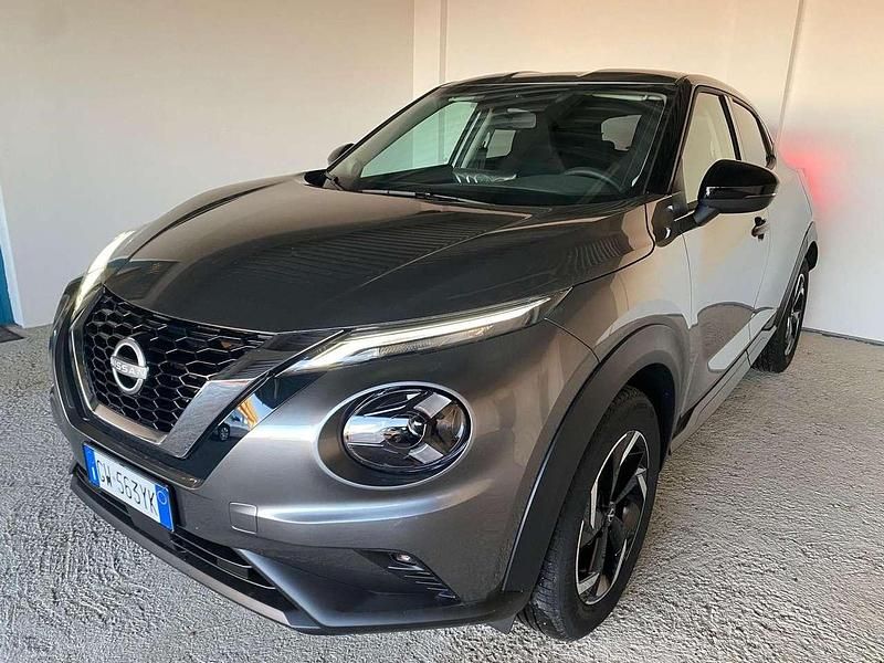 Grigio Usata 2024 Nissan Juke Acenta SUV | 22.400 € (Cara) - Immagine 1/4
