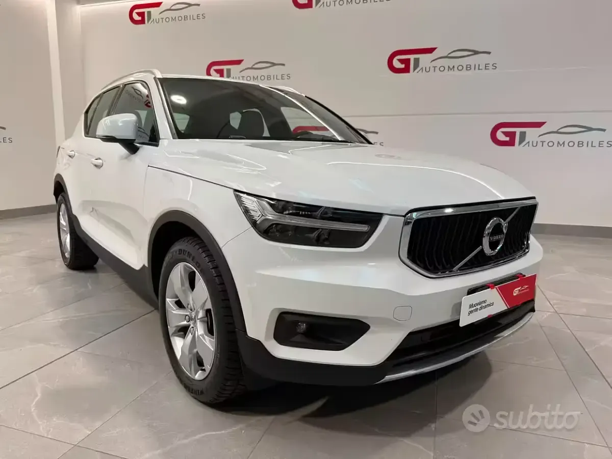 Usata Volvo XC40 Momentum 129 CV (94 kW) 2021 Bianco SUV