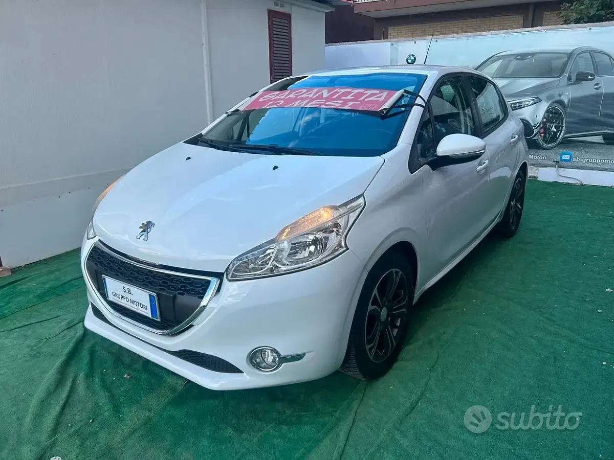 Usata Peugeot 208 Allure 82 CV (60 kW) 2017 Bianco Utilitaria