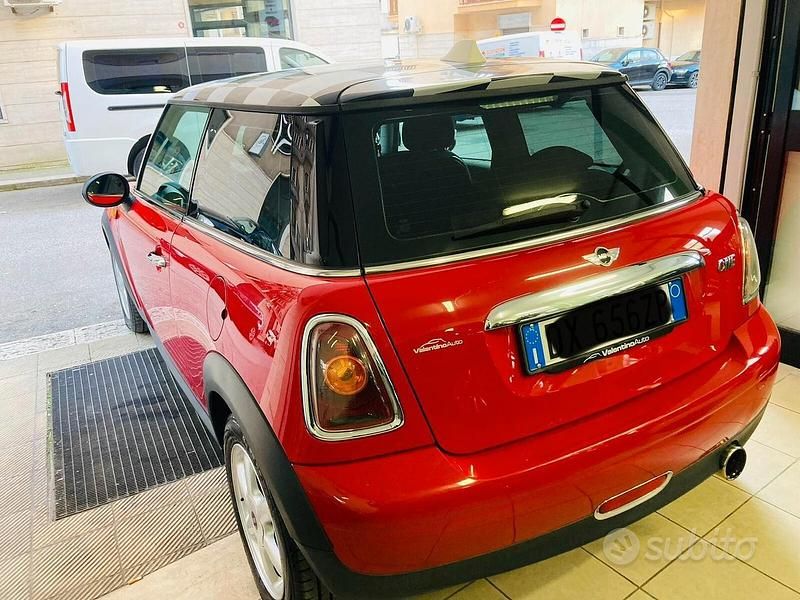 Usata Mini Cooper 95 CV (69 kW) 2009 Rosso Utilitaria