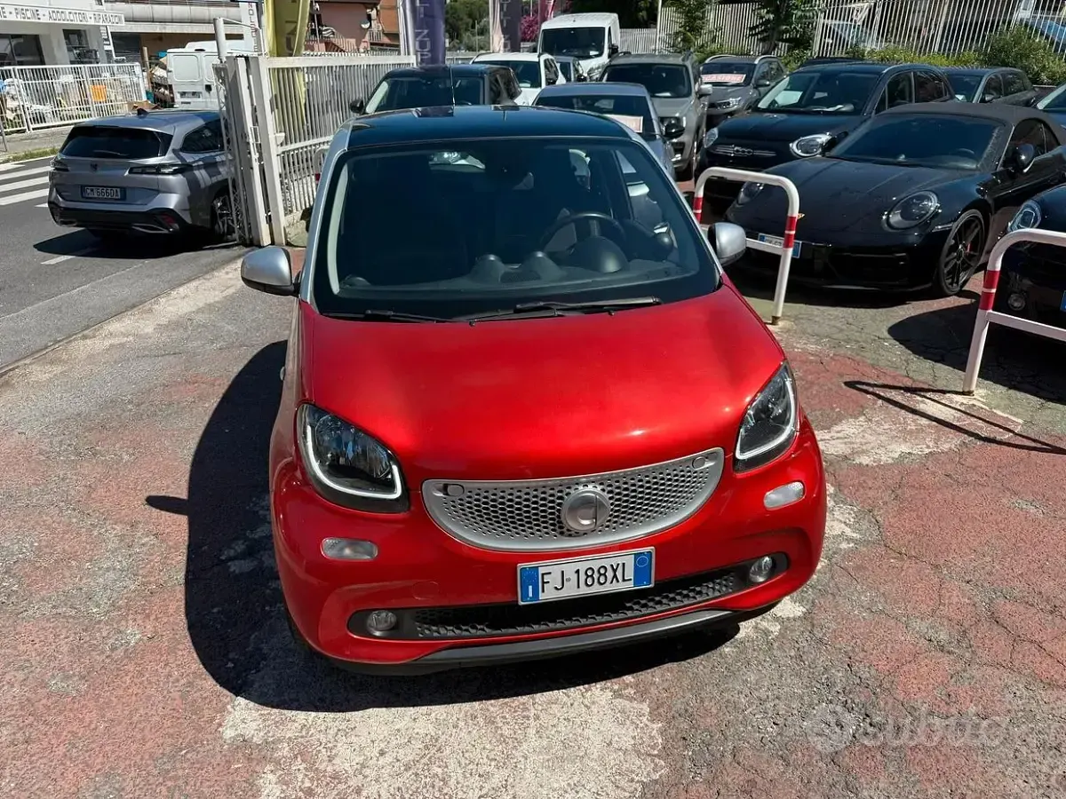 Usata Smart ForFour 71 CV (52 kW) 2016 Rosso Utilitaria
