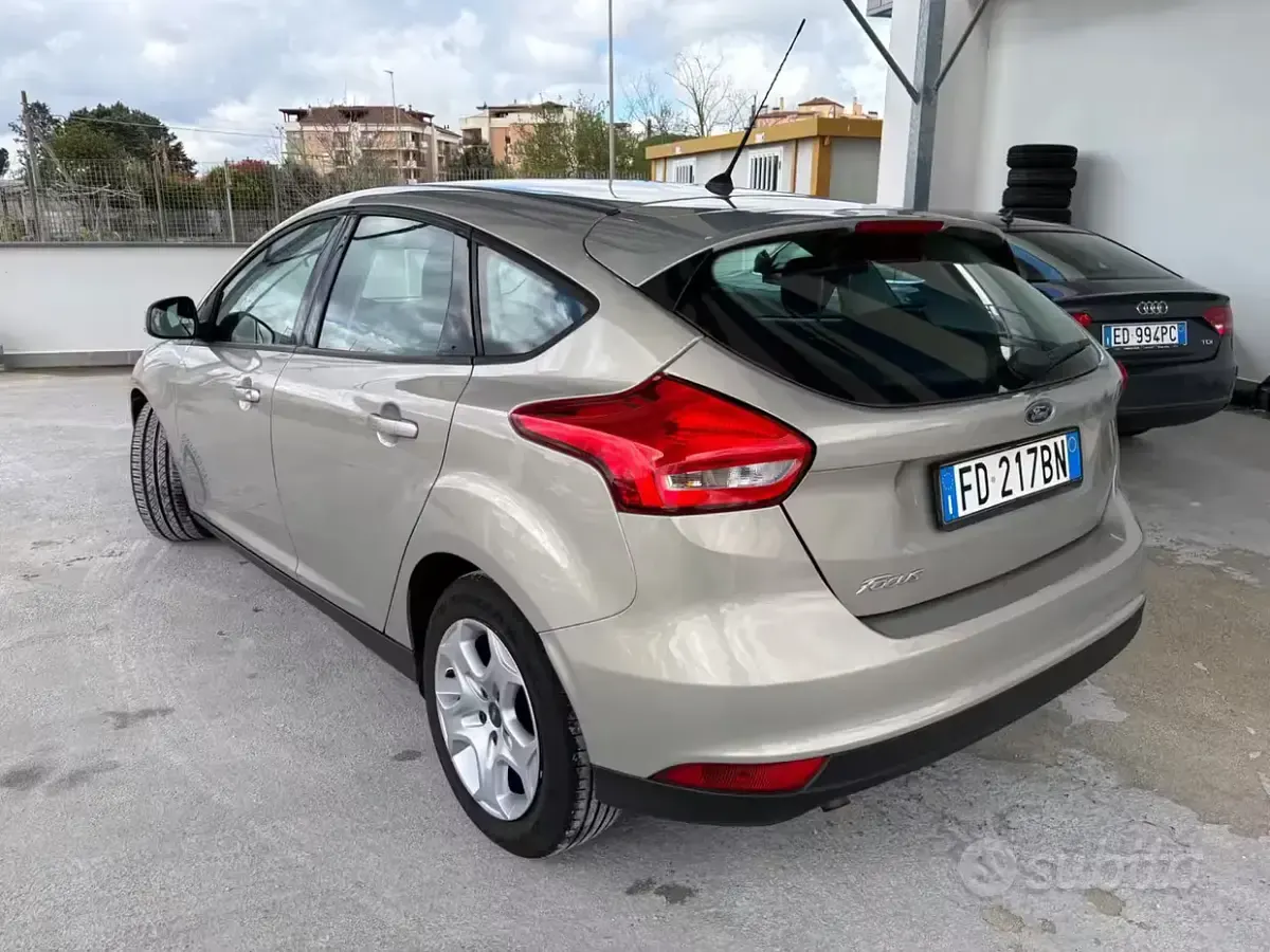 Usata Ford Focus 95 CV (69 kW) 2016 Giallo Berlina