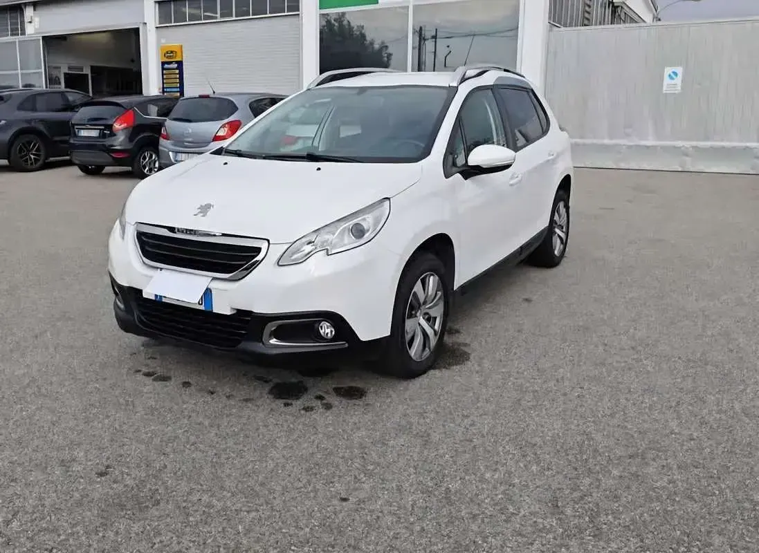 Usata Peugeot 2008 Allure 92 CV (67 kW) 2014 Bianco SUV
