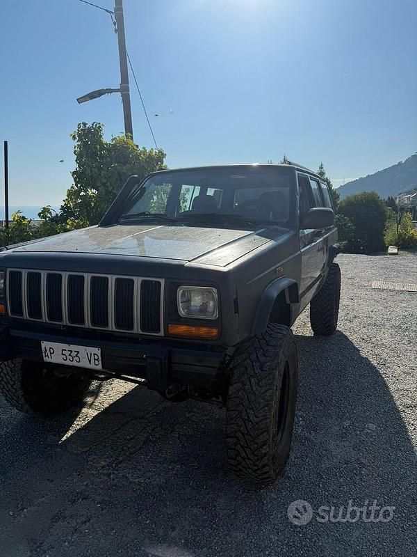 Usata 1998 Jeep Cherokee SUV | 6500 € (Cara) - Immagine 1/4