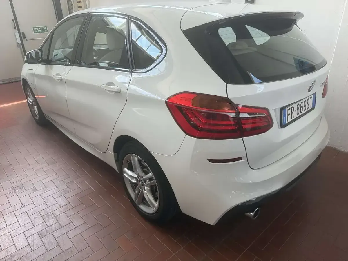 Usata BMW 225 Active Tourer iPerformance 136 CV (100 kW) 2018 Bianco Monovolume