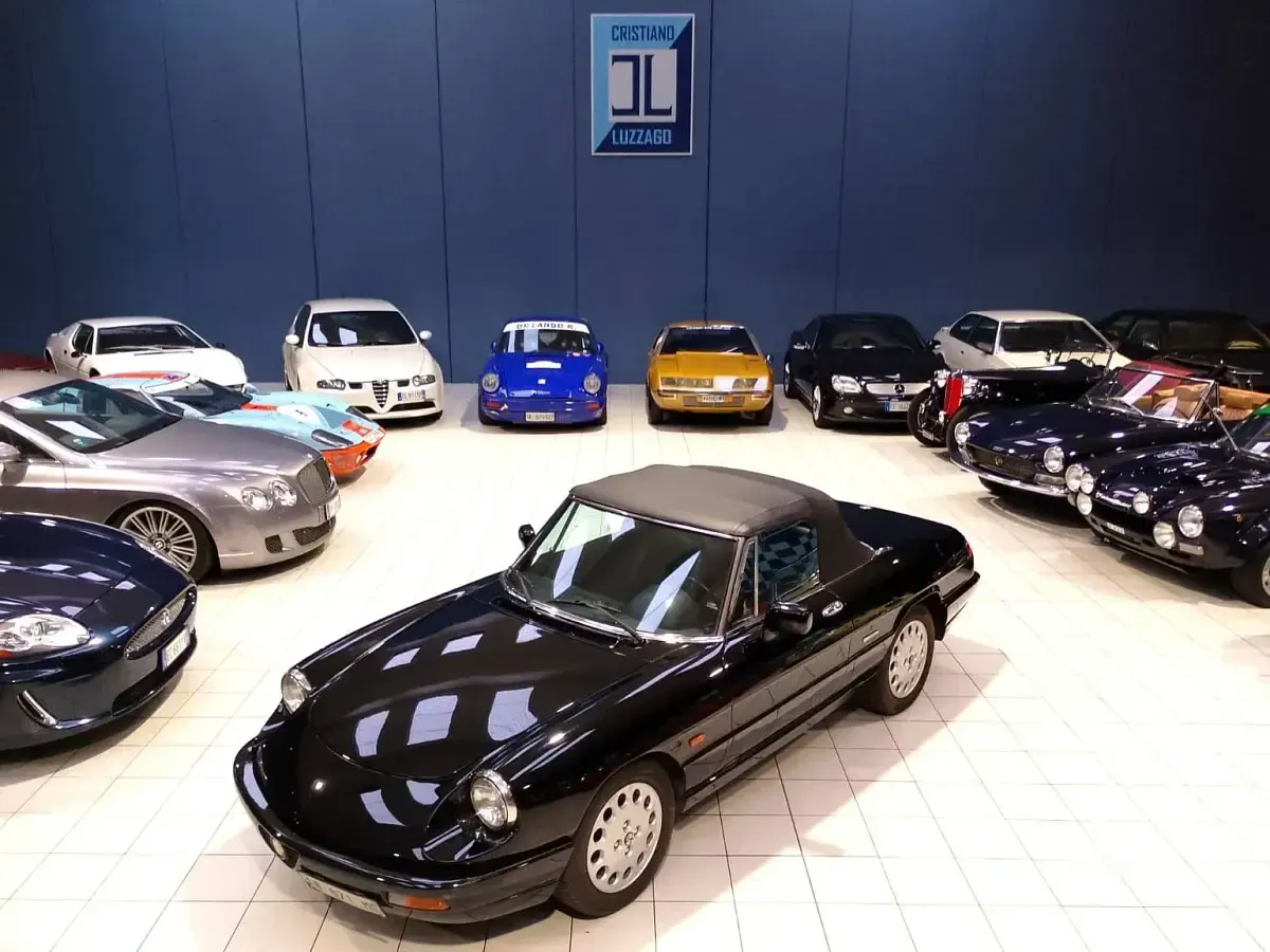Usata Alfa Romeo Spider 126 CV (92 kW) 1993 Nero Cabrio