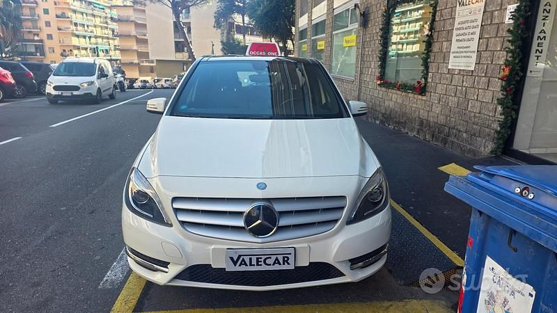 Usata Mercedes B180 Executive 108 CV (79 kW) 2014 Bianco Monovolume