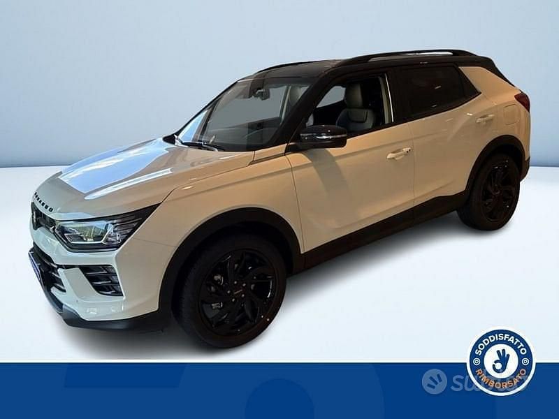 Bianco pastello Nuova 2025 Ssangyong (KGM) Korando Tre volumi | 28.100 € (Cara) - Immagine 1/3