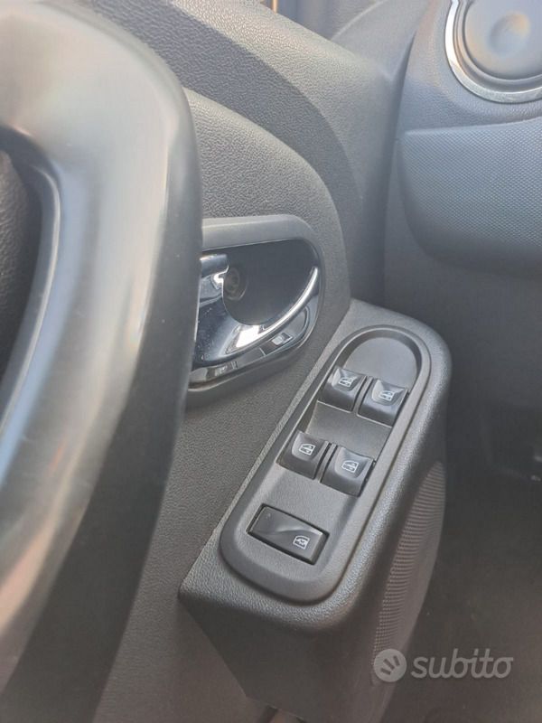 Usata Dacia Duster 110 CV (80 kW) 2015 Bianco SUV