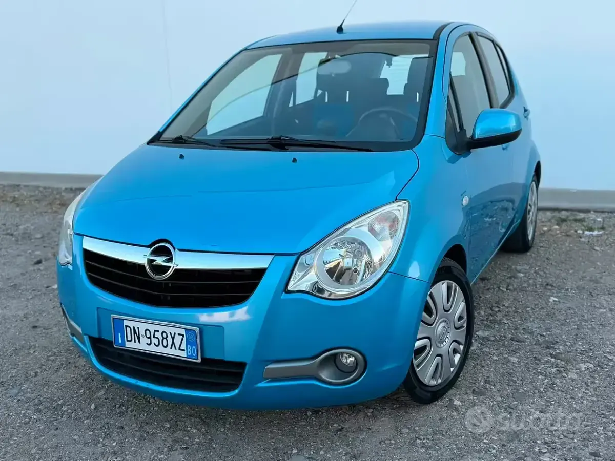 Usata Opel Agila 65 CV (47 kW) 2008 Bluazzurro Utilitaria