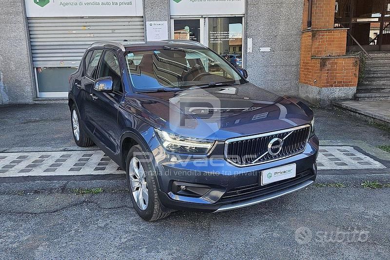 Usata Volvo XC40 Momentum 150 CV (110 kW) 2020 Blu SUV