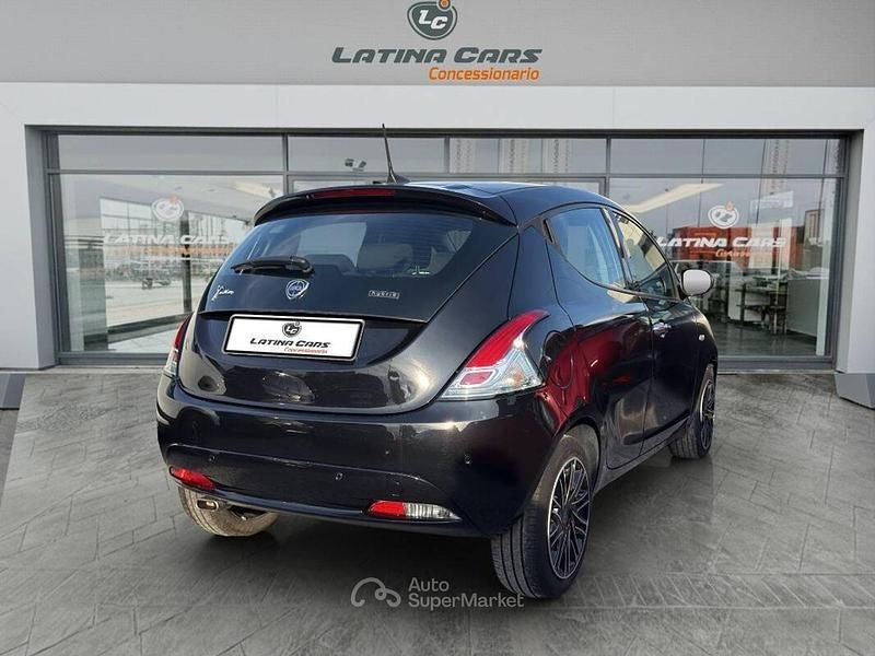 Usata Lancia Ypsilon Gold 70 CV (51 kW) 2023 Nero Utilitaria