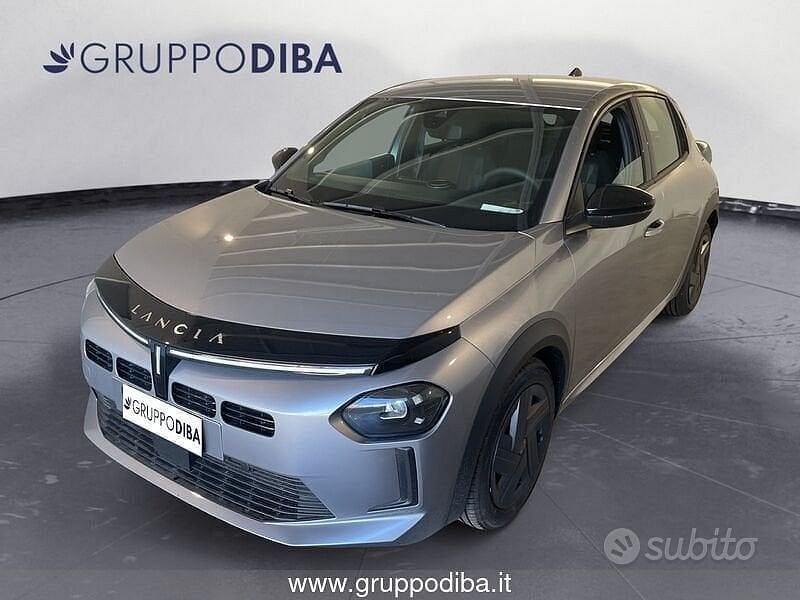 Nuova Lancia Ypsilon 2025 Grigio Utilitaria