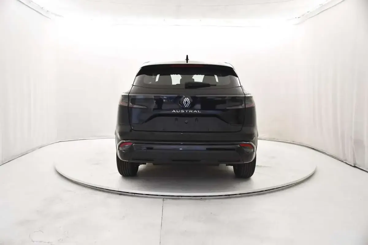 Nuova Renault Austral Evolution 131 CV (96 kW) 2025 Nero etoile SUV