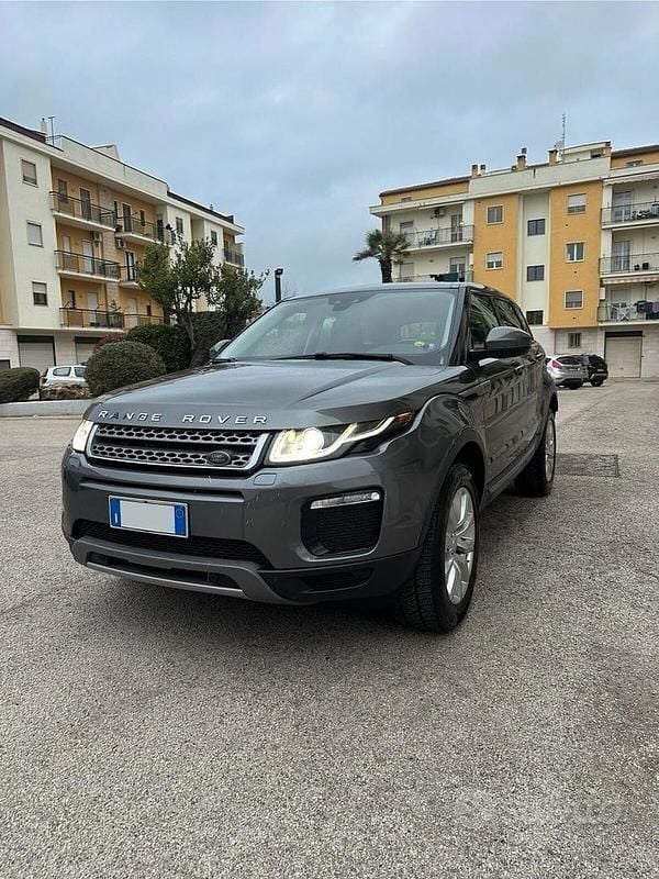 Grigio Usata 2018 Land Rover Range Rover evoque SE SUV | 19.800 € (Super prezzo) - Immagine 1/4