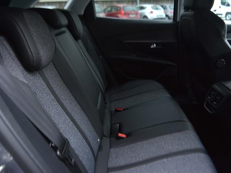 Usata Peugeot 3008 Allure 131 CV (96 kW) 2018 Grigio SUV