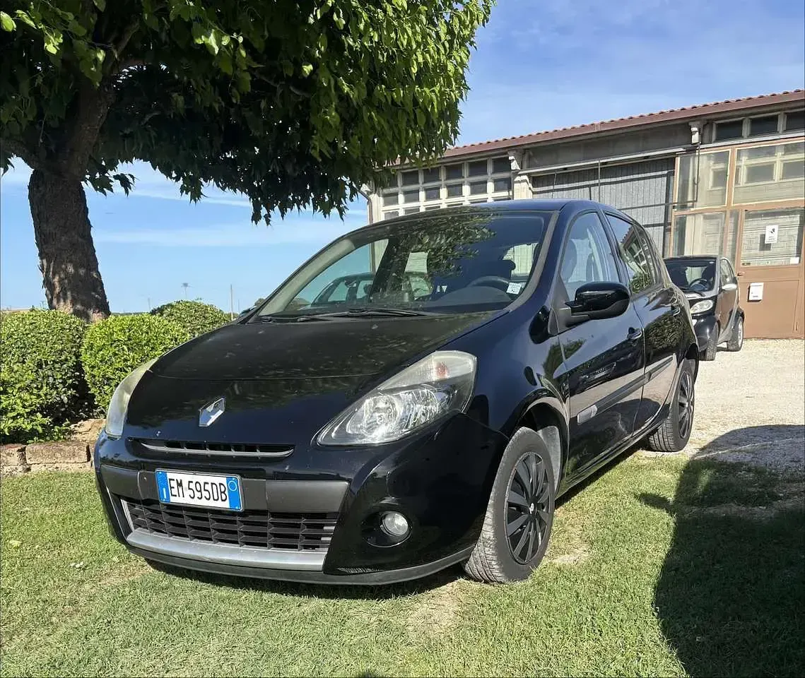 Usata Renault Clio IV Dynamique 75 CV (55 kW) 2012 Other Berlina