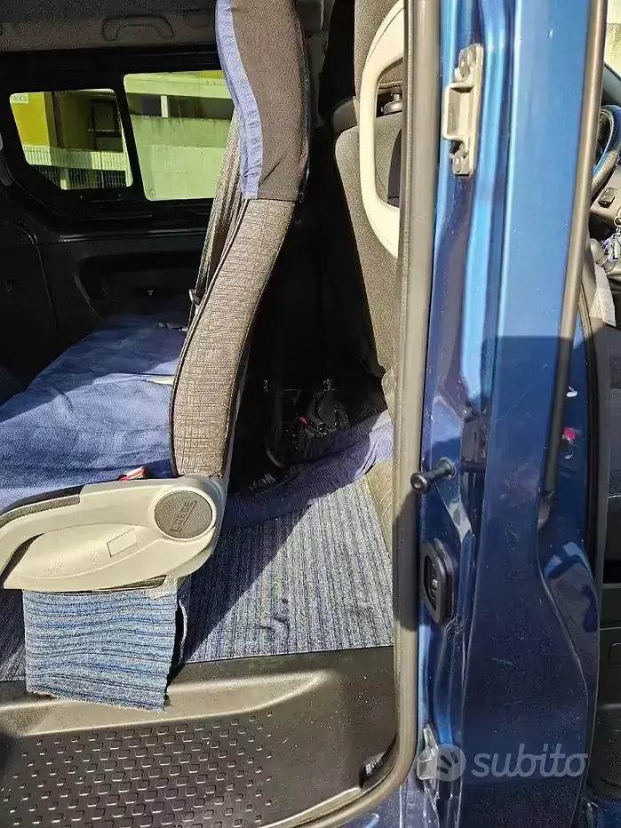 Usata Renault Trafic 115 CV (84 kW) 2015 Bluazzurro Monovolume