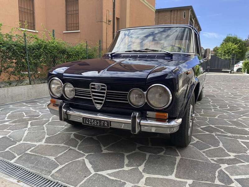 Usato 1973 Alfa Romeo Giulia 1300 Benzin 90 CV (18.300 €)