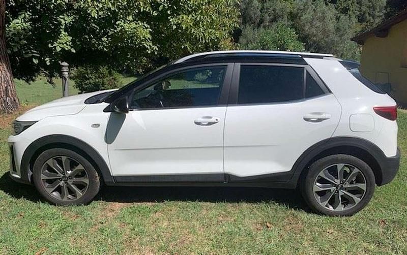 Bianco Usata 2021 Kia Stonic GT-Line SUV | 14.900 € (Buon prezzo) - Immagine 1/4