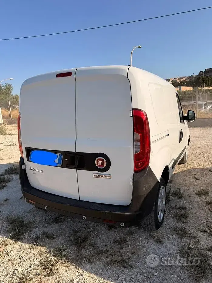 Usata Fiat Doblò 105 CV (77 kW) 2019 Bianco Monovolume