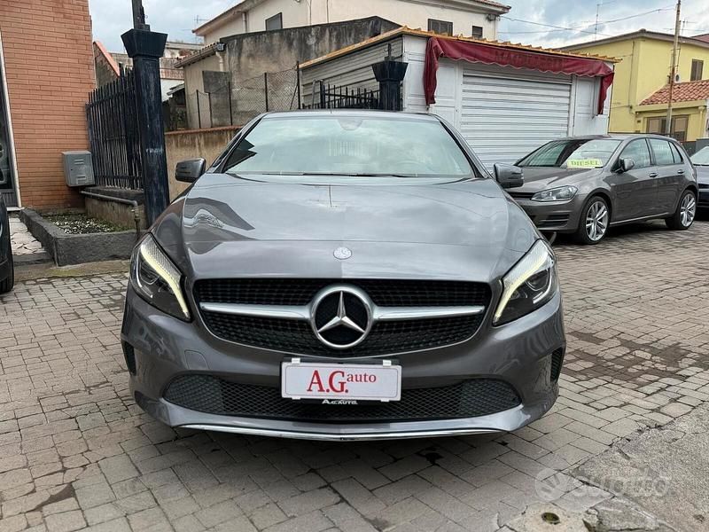 Usata Mercedes A180 108 CV (79 kW) 2016 Grigio Berlina