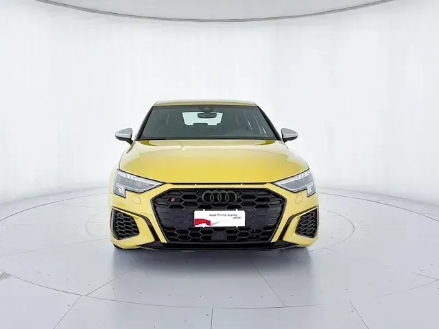 Usata Audi S3 Comfort 310 CV (228 kW) 2022 R1 giallo pitone metallizzato Berlina