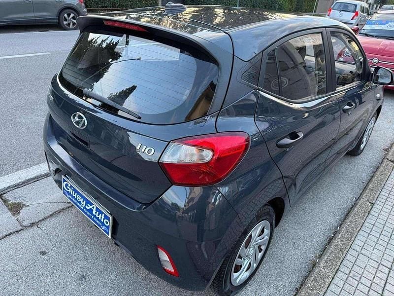 Usata Hyundai i10 Advanced 67 CV (49 kW) 2022 Grigio scuro Utilitaria