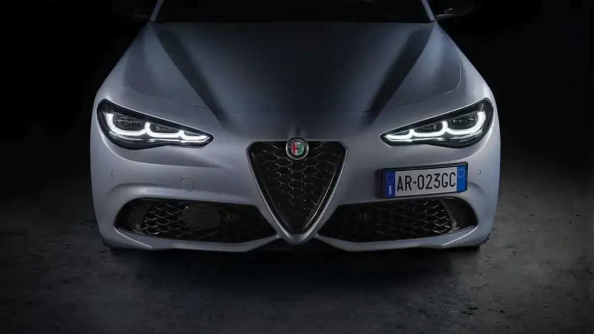 Nuova Alfa Romeo Giulia Veloce 209 CV (153 kW) 2026 Argento Berlina