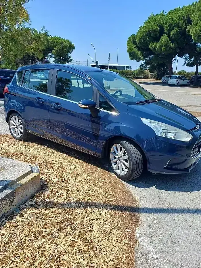 Usata Ford B-MAX Titanium 75 CV (55 kW) 2017 Bluazzurro Monovolume