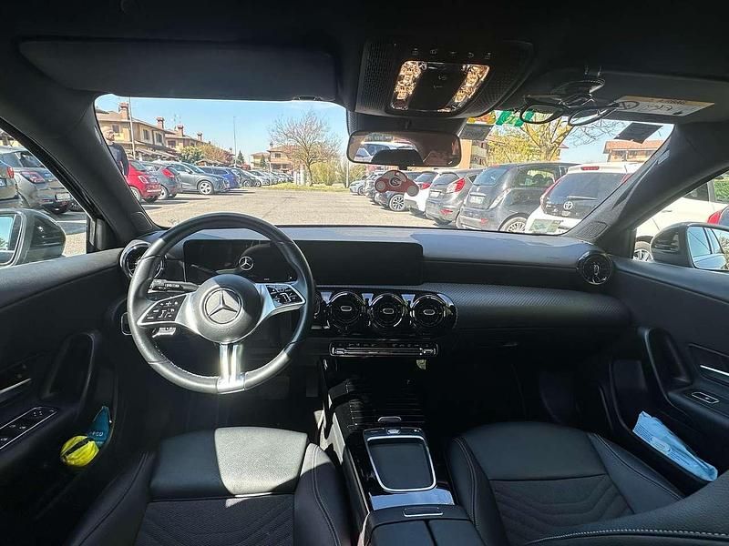 Usata Mercedes A180 Advanced 116 CV (85 kW) 2023 Nero cosmo Berlina