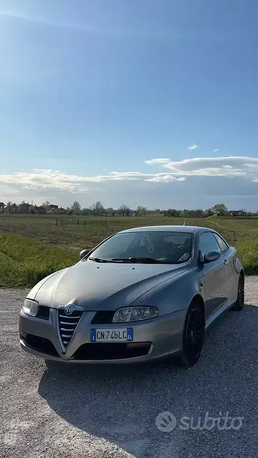 Usata Alfa Romeo GT 150 CV (110 kW) 2004 Grigio Coupé