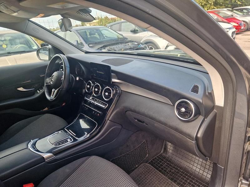 Usata Mercedes GLC220 Premium 194 CV (142 kW) 2019 Grigio Station wagon