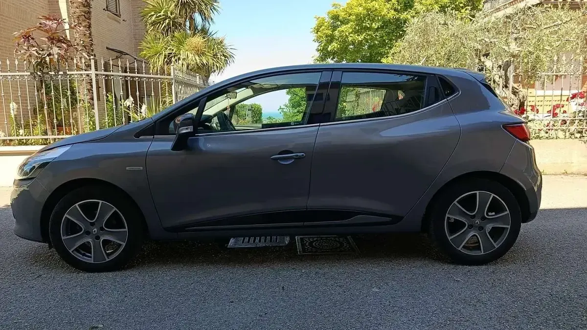 Usata Renault Clio IV 75 CV (55 kW) 2015 Berlina
