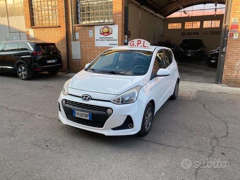 Usata Hyundai i10 69 CV (50 kW) 2017 Bianco Utilitaria