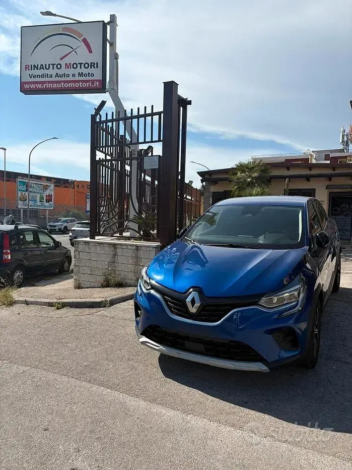 Usata Renault Captur Equilibre 101 CV (74 kW) 2024 Bluazzurro SUV