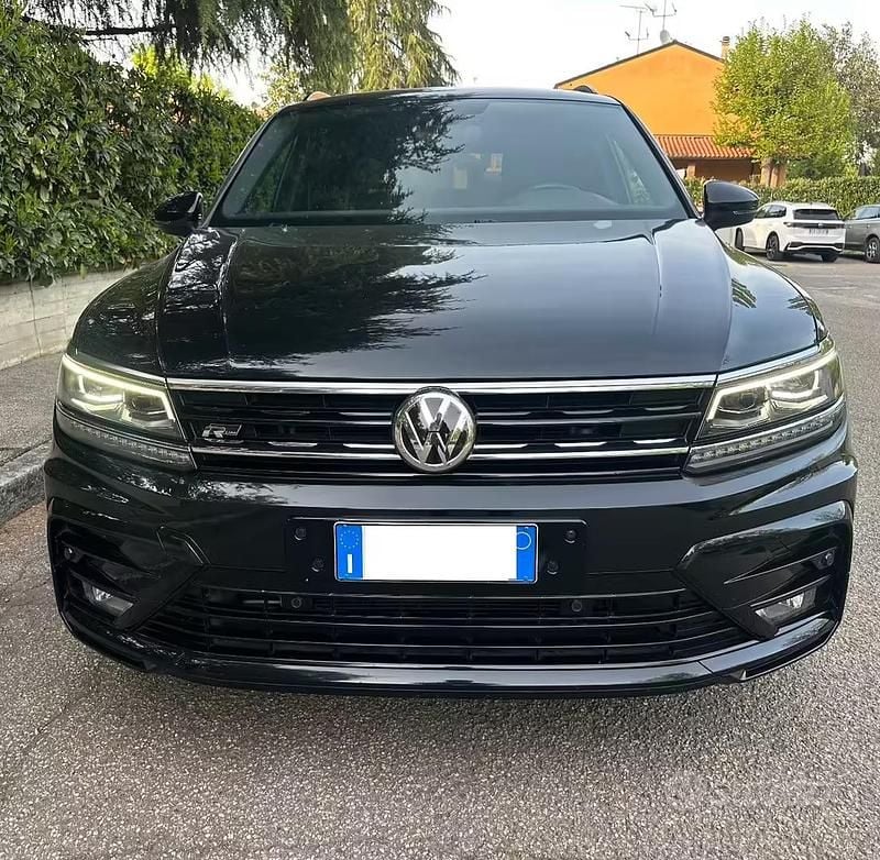 Usata VW Tiguan R-line 177 CV (130 kW) 2019 Nero SUV