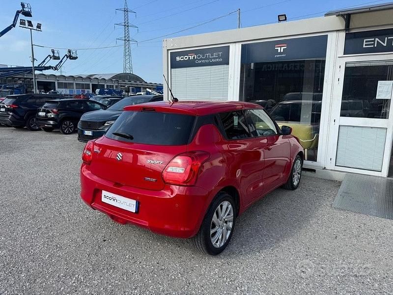 Usata Suzuki Swift Cool 83 CV (61 kW) 2021 Rosso Utilitaria